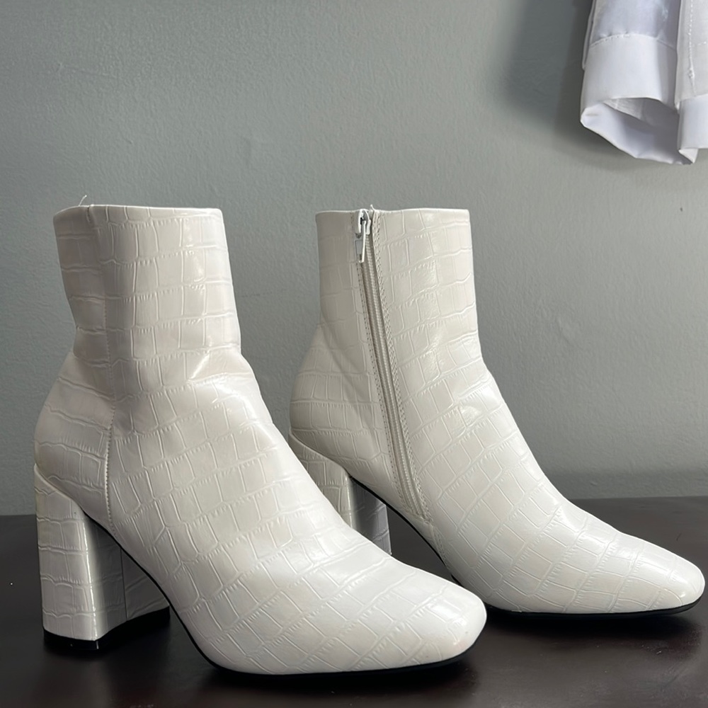 MADDEN GIRL WHITE BOOTIES